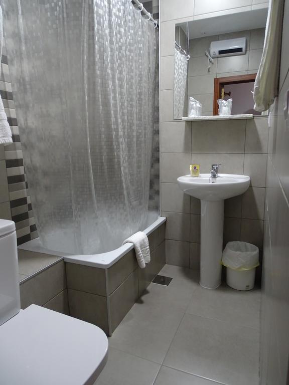 Hostal Argentina Caces Buitenkant foto