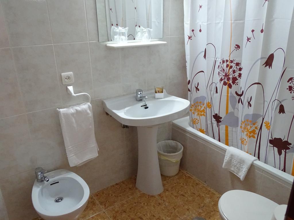 Hostal Argentina Caces Buitenkant foto
