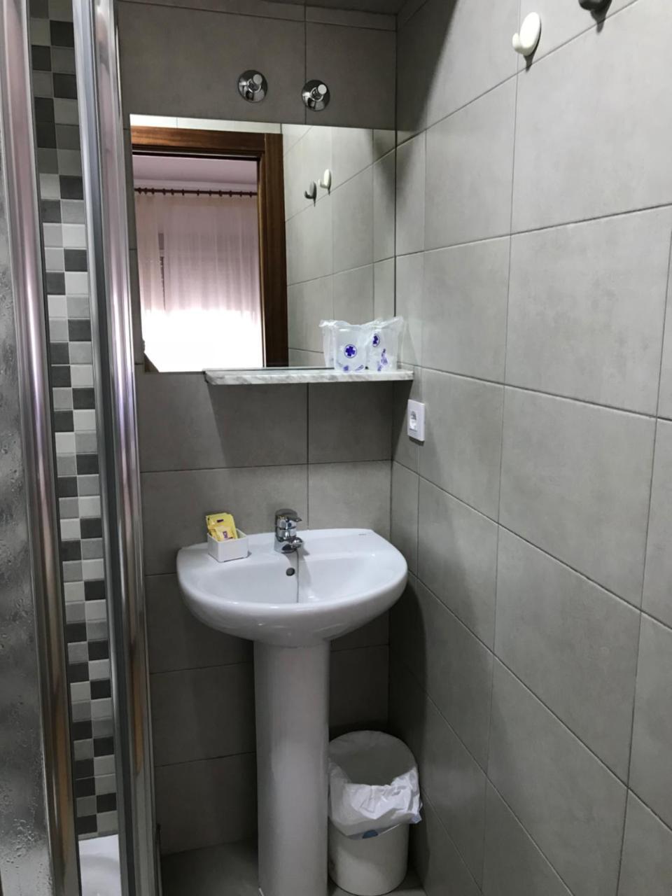 Hostal Argentina Caces Buitenkant foto